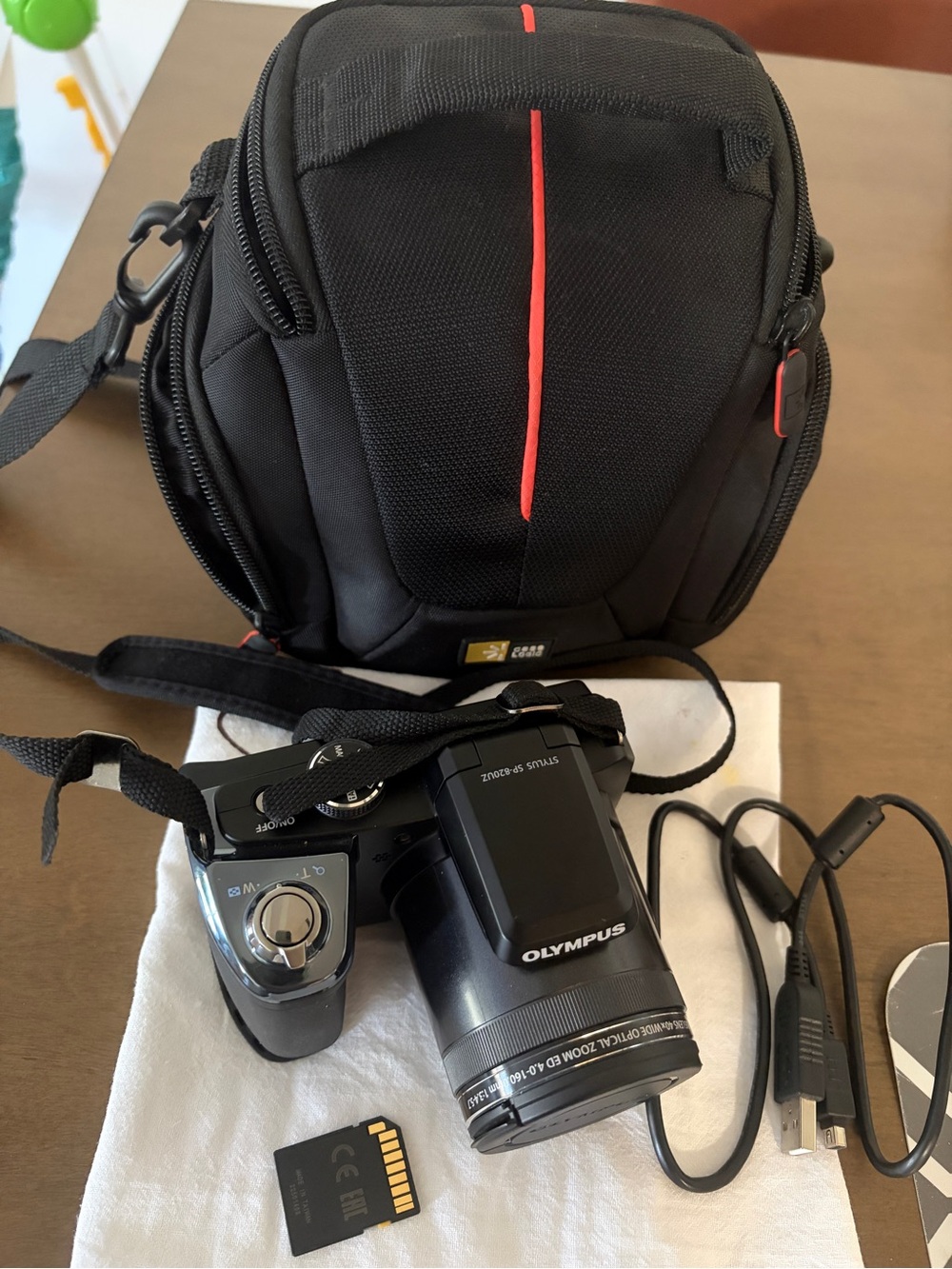 Olympus SP-820UZ 40x Zoom Digital Camera Bundle Tested